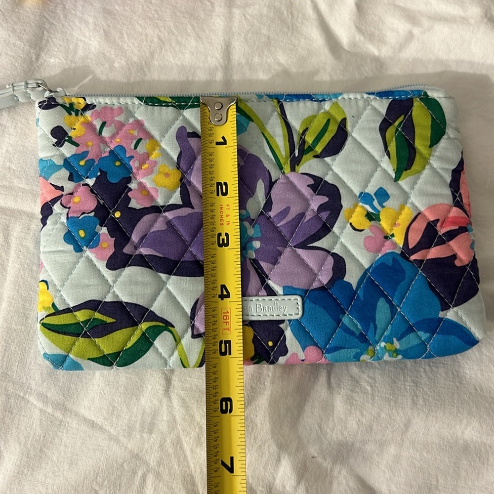 Vera Bradley Trifold Clutch with matching zip pouch - Picture 10 of 10